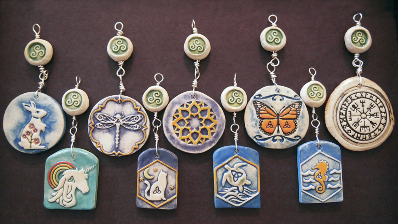 Handmade Clay Jewellery: A Timeless Trend in Artistic Accessories